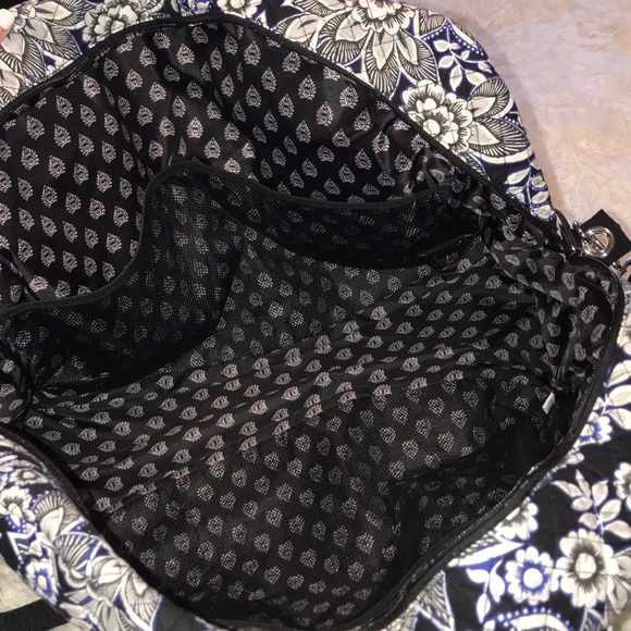 New Vera Bradley Weekender Bag Limited Edition π - Picture 7 of 8